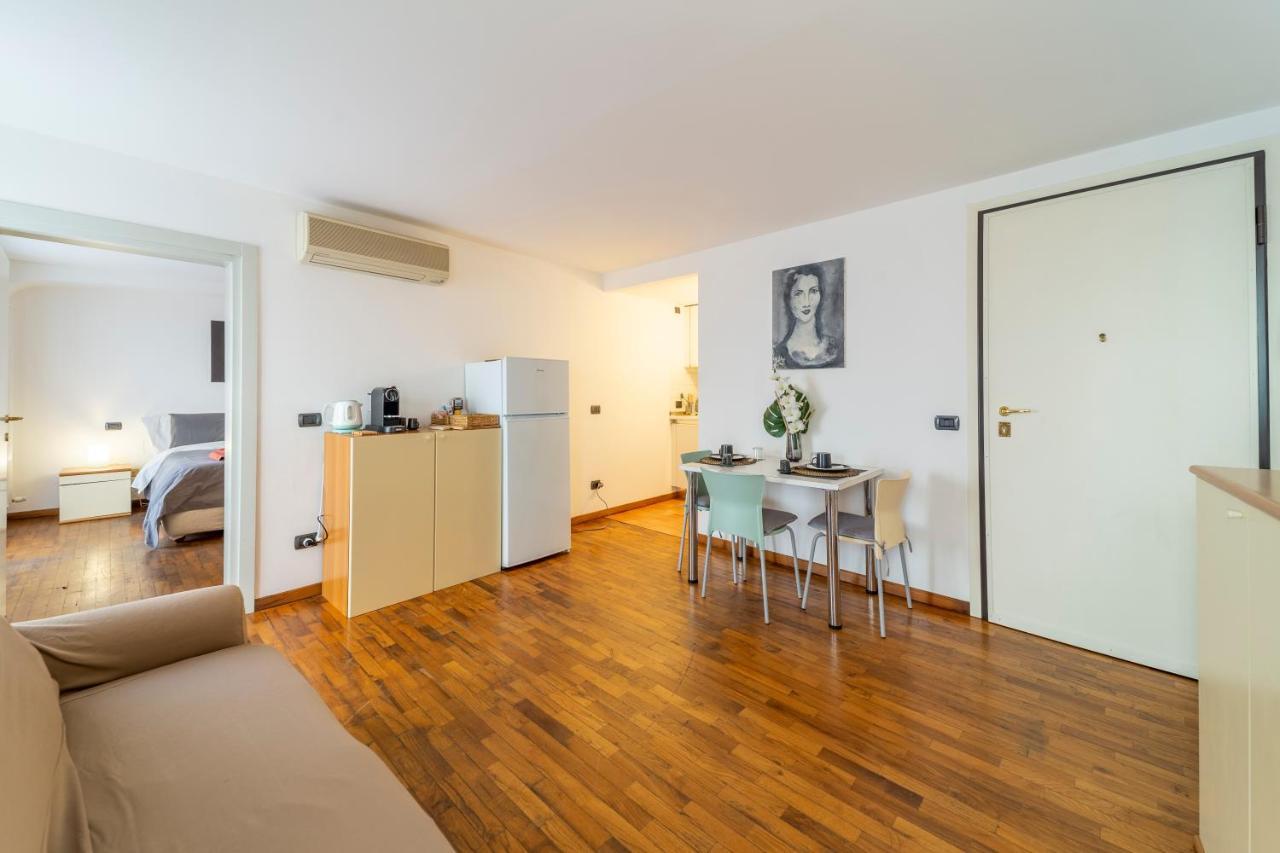 Parrot House - Casa In Centro A Parma Apartment Exterior photo